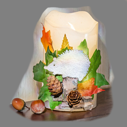 LED-Kerze mit Igel